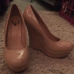 Windsor Paten leather nude wedges